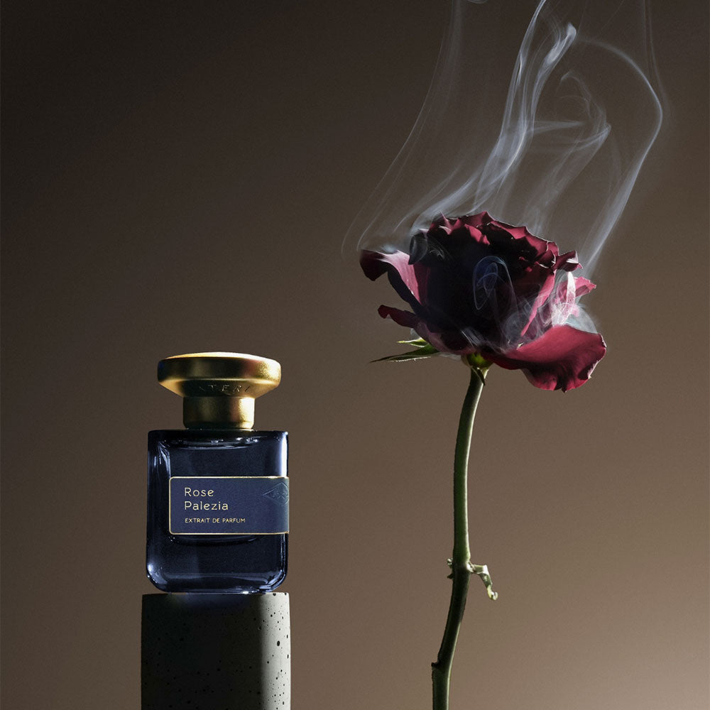 Atelier Materi Rose Palezia – Extrait de Parfum – 50ml von Céline Perdriel in der Duftnote Blumig, Holzig, Ledrig