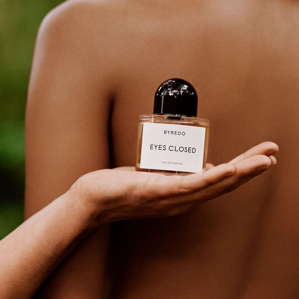 Byredo Eyes Closed – Eau de Parfum – 50ml von Ben Gorham, Jérôme Epinette in der Duftnote Aromatic, Powdery