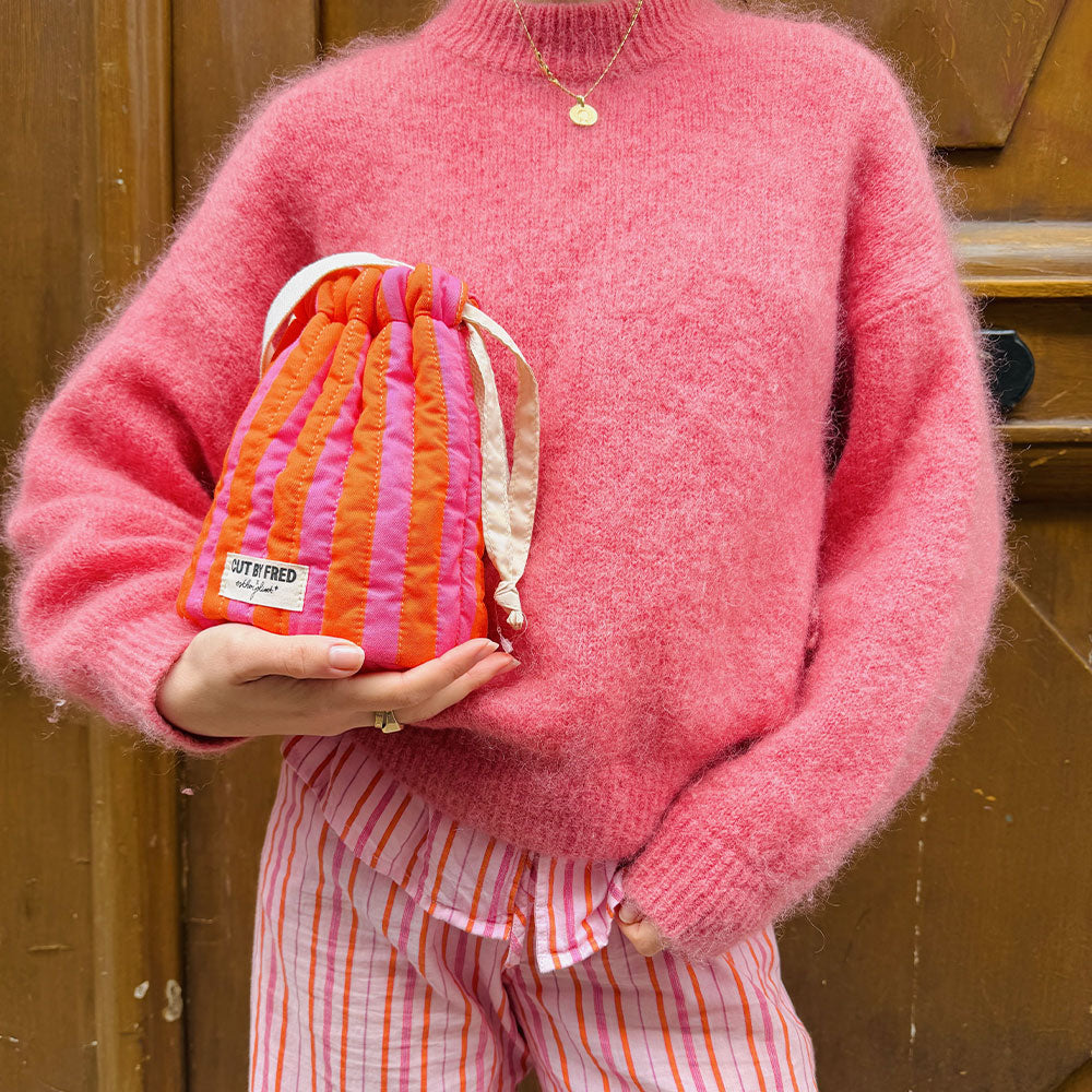 Cut By Fred Pouch Curl X Esther Jolivet