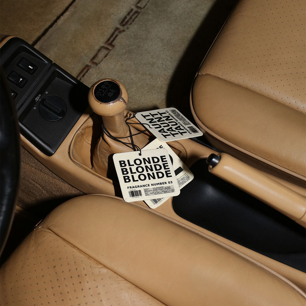 DedCool 03 "Blonde" – Air Freshener in der Duftnote Woody, Leathery, Fruity