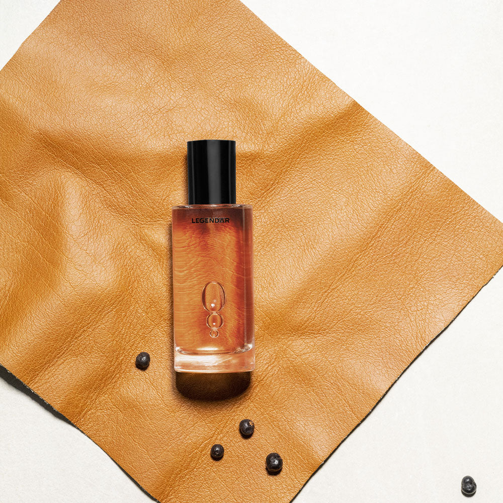 LEGENDÄR Juniper Leather – Eau de Parfum – 100ml von Lyn Harris in der Duftnote Green, Leathery