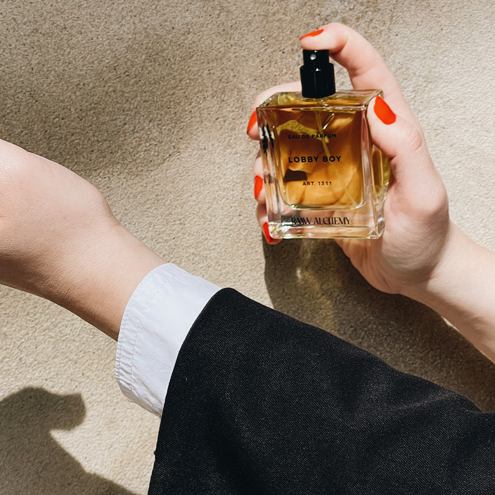 RAAW Alchemy Lobby Boy – Eau de Parfum – 50ml von Trice Angie Christiansen in der Duftnote Smoky, Spicy