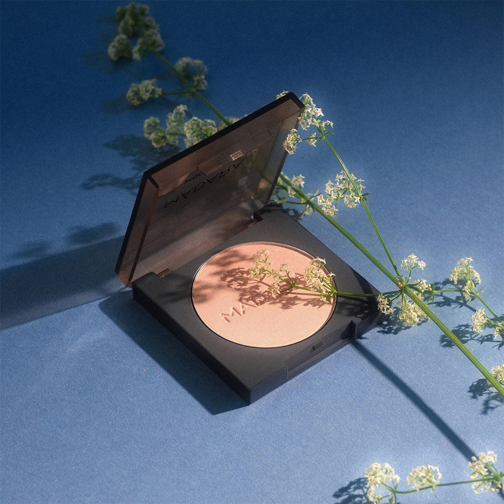 Mádara Moonlight – Soft Glow Mineral Highlighter – Stardust 1