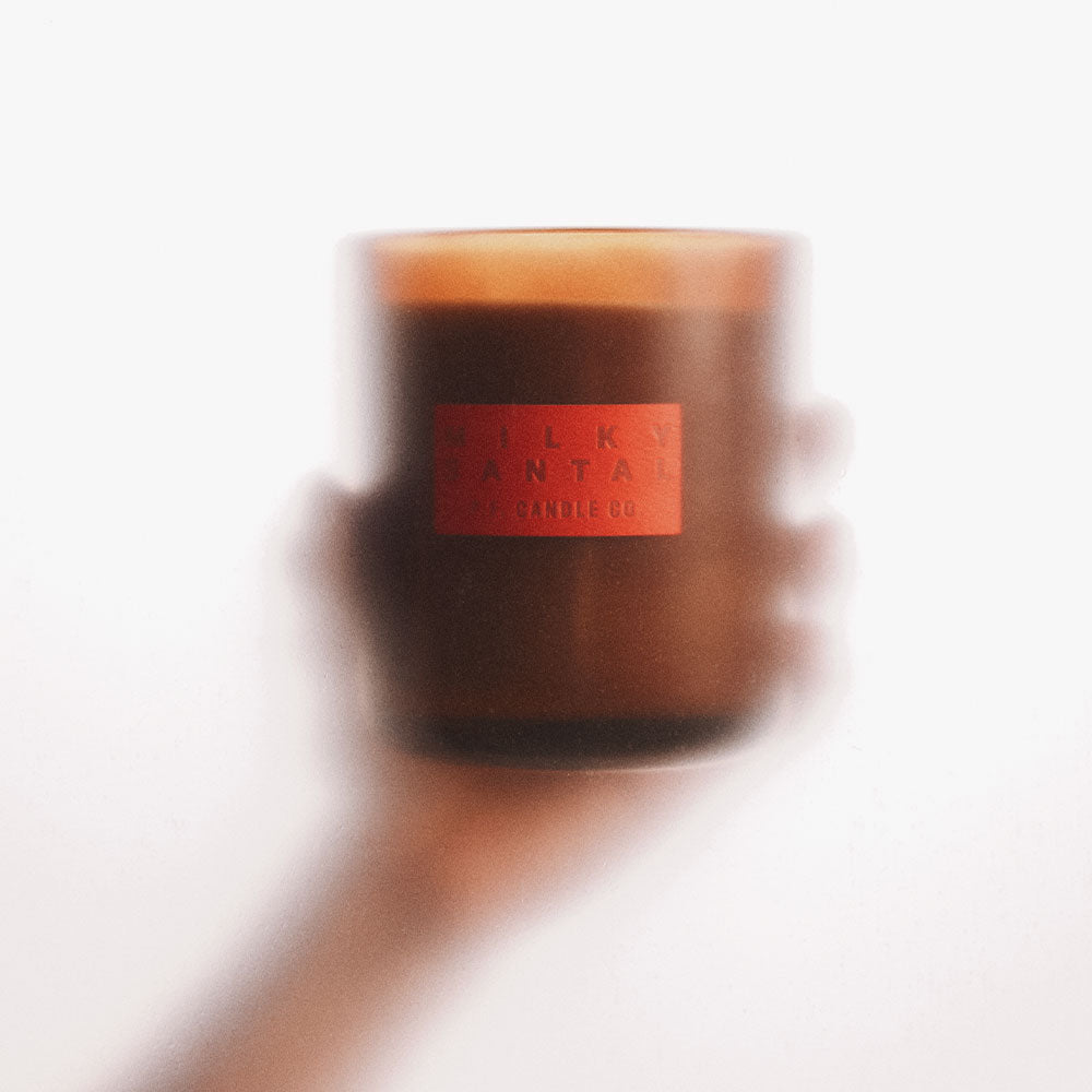 P.F. Candle Co. Hi-Fi Line: Milky Santal – Soy Candle Large in der Duftnote Creamy, Woody