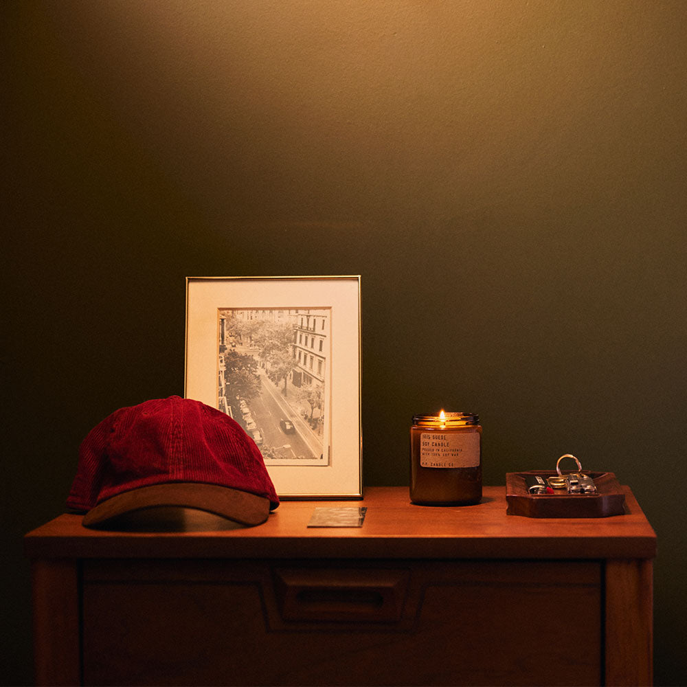 Iris Suede – Soy Candle Standard Size