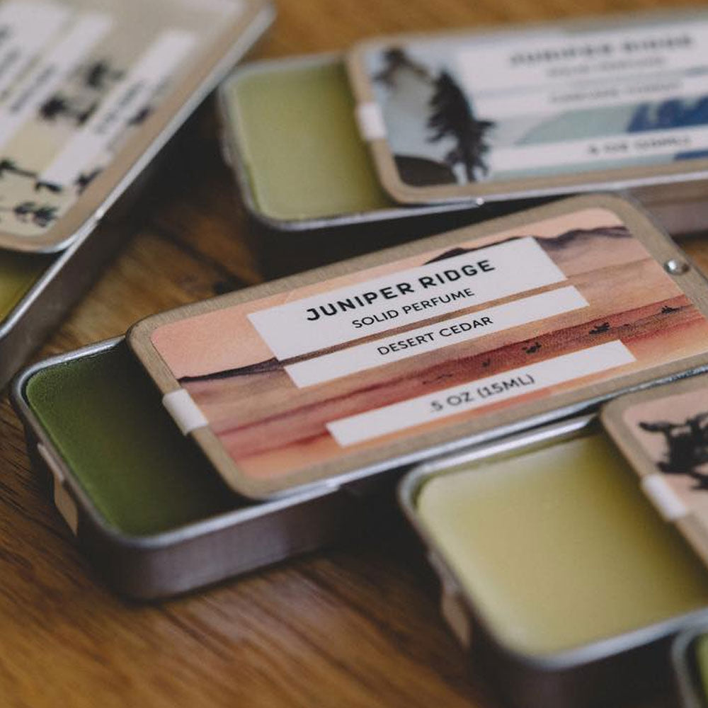 Juniper Ridge Desert Cedar – Solid Perfume in der Duftnote Woody, Leathery, Spicy